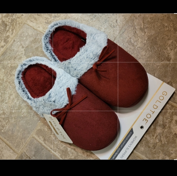 Burgundy Gold Toe Slippers - Picture 2 of 3